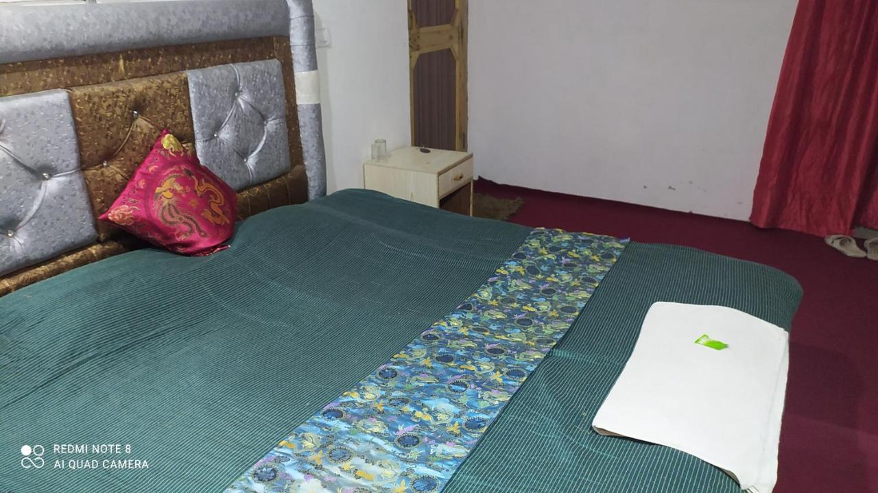 Hotel New Heaven Canal Srīnagar Exterior foto