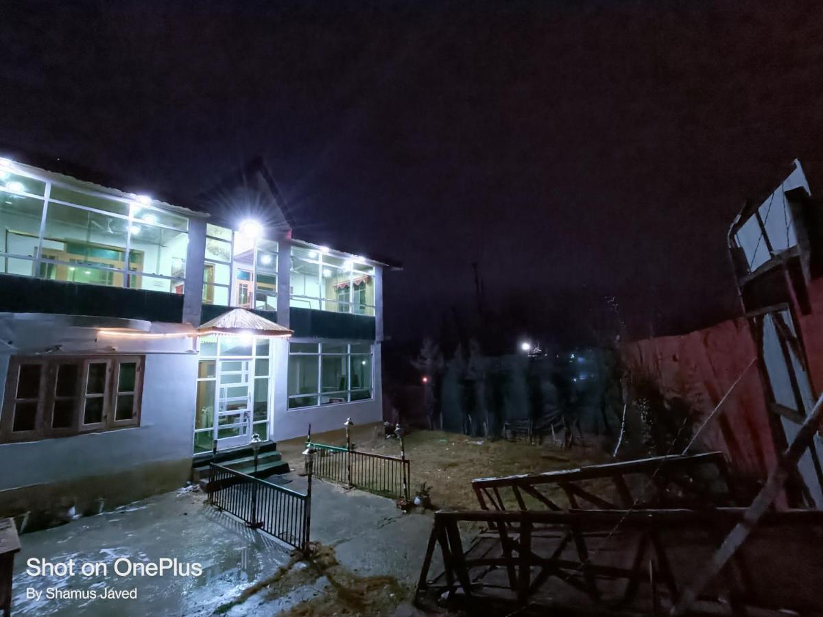 Hotel New Heaven Canal Srīnagar Exterior foto