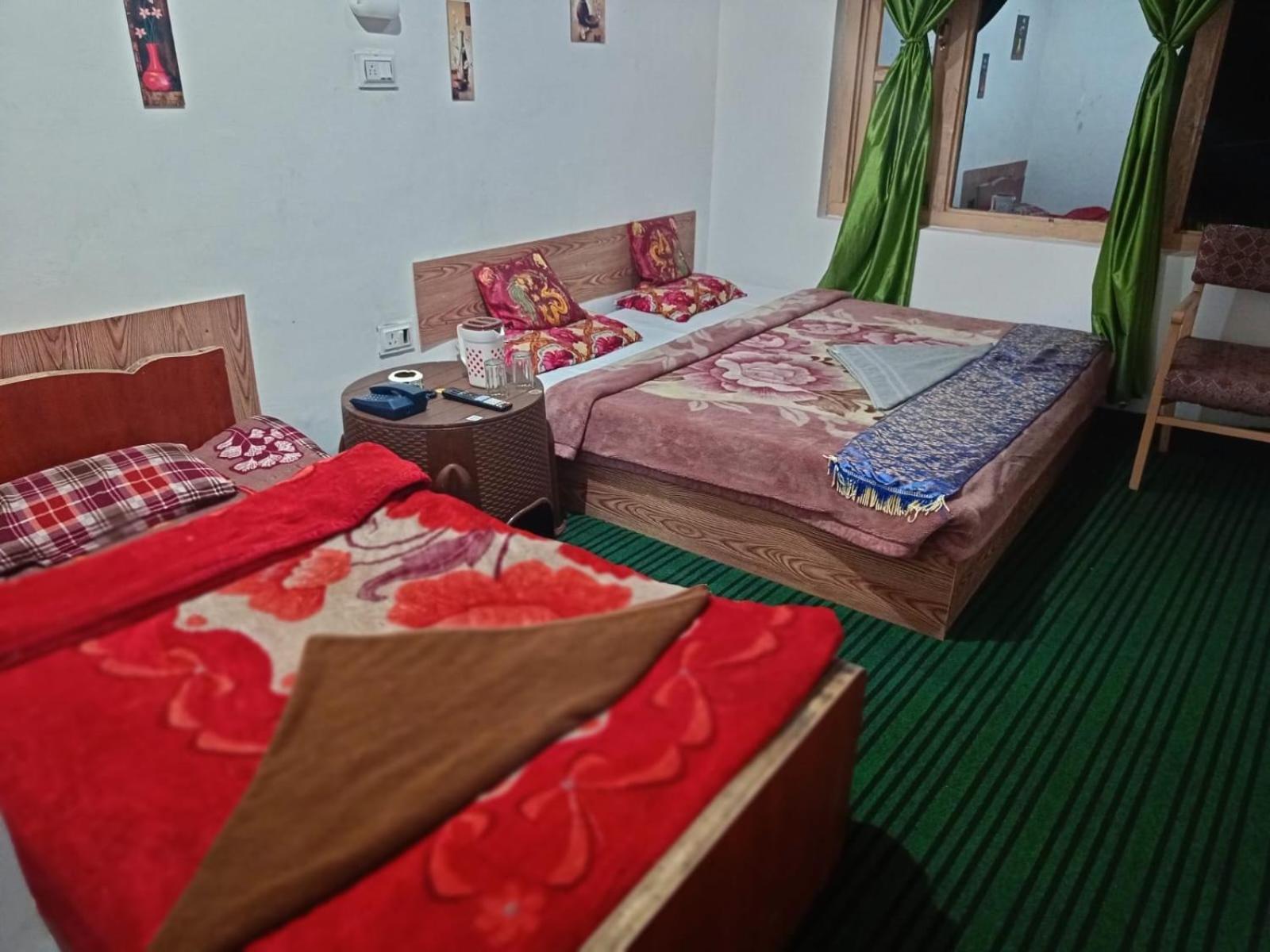 Hotel New Heaven Canal Srīnagar Exterior foto