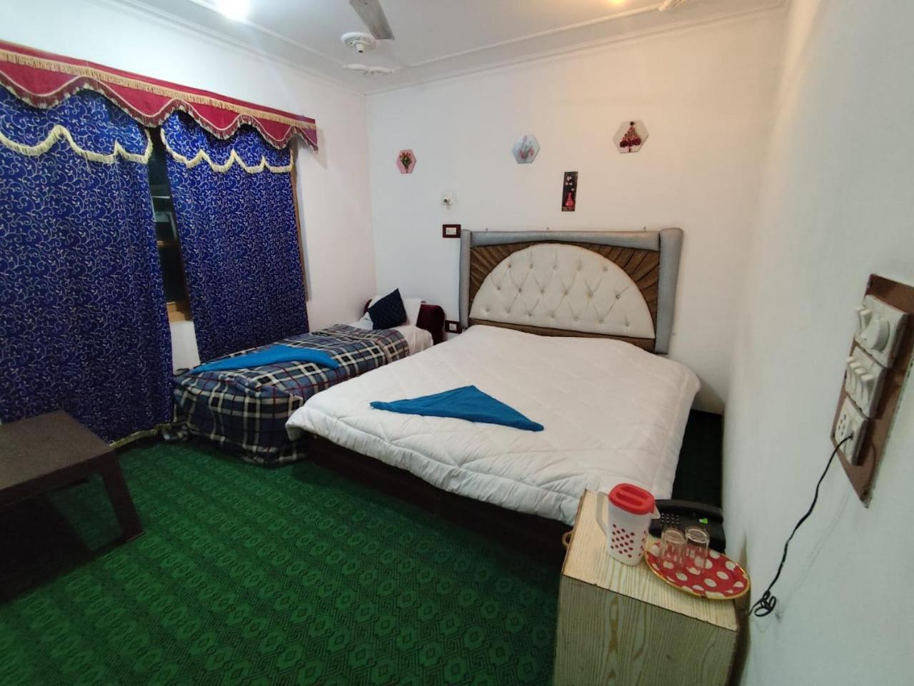Hotel New Heaven Canal Srīnagar Exterior foto