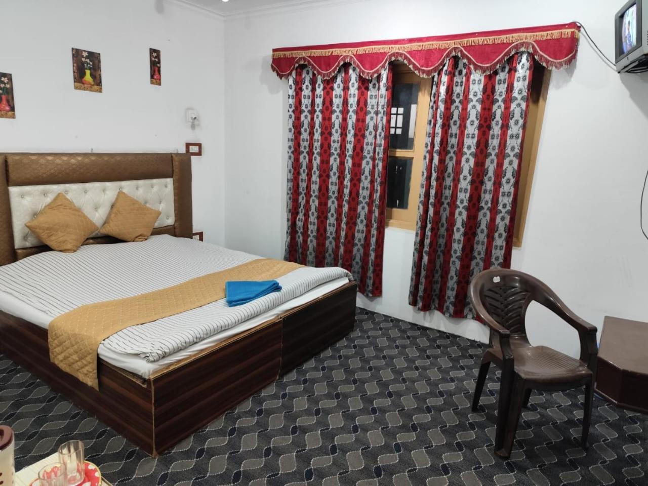 Hotel New Heaven Canal Srīnagar Exterior foto