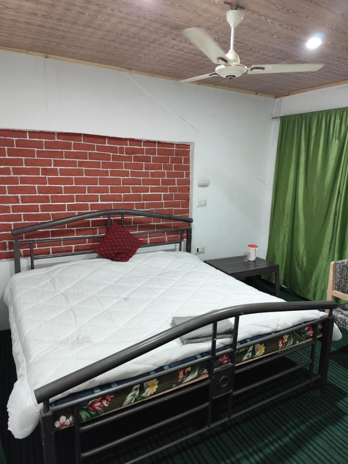 Hotel New Heaven Canal Srīnagar Exterior foto
