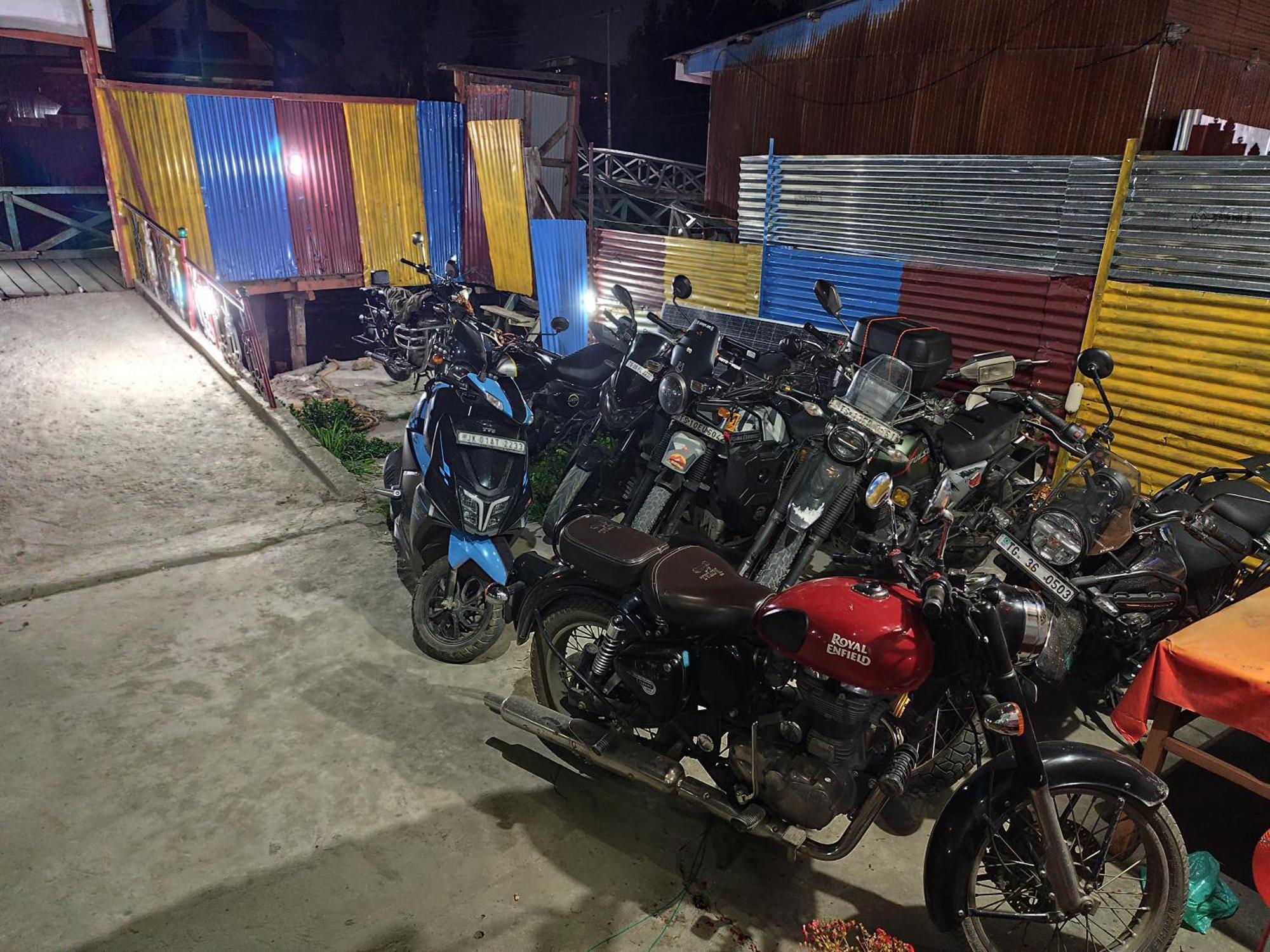 Hotel New Heaven Canal Srīnagar Exterior foto