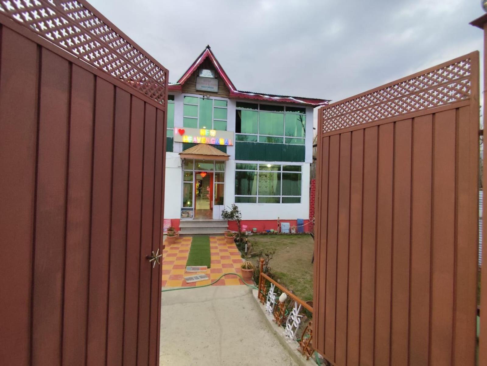 Hotel New Heaven Canal Srīnagar Exterior foto